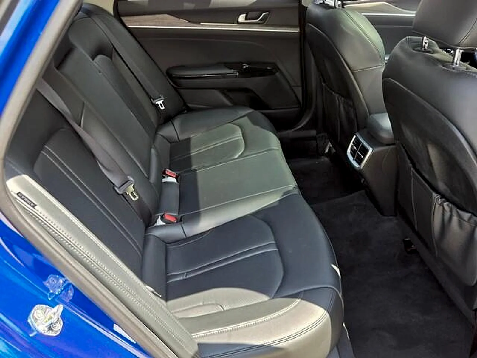 Used 2022 Sapphire Blue Kia EX image 14