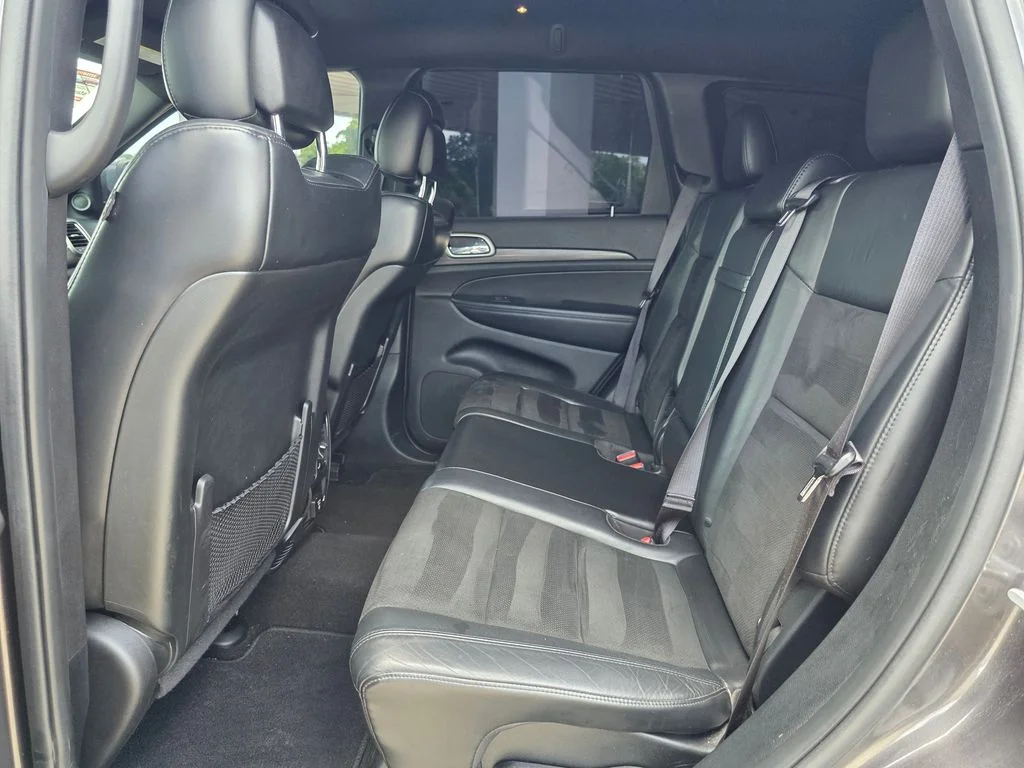 Used 2019 Gray Jeep Altitude image 13