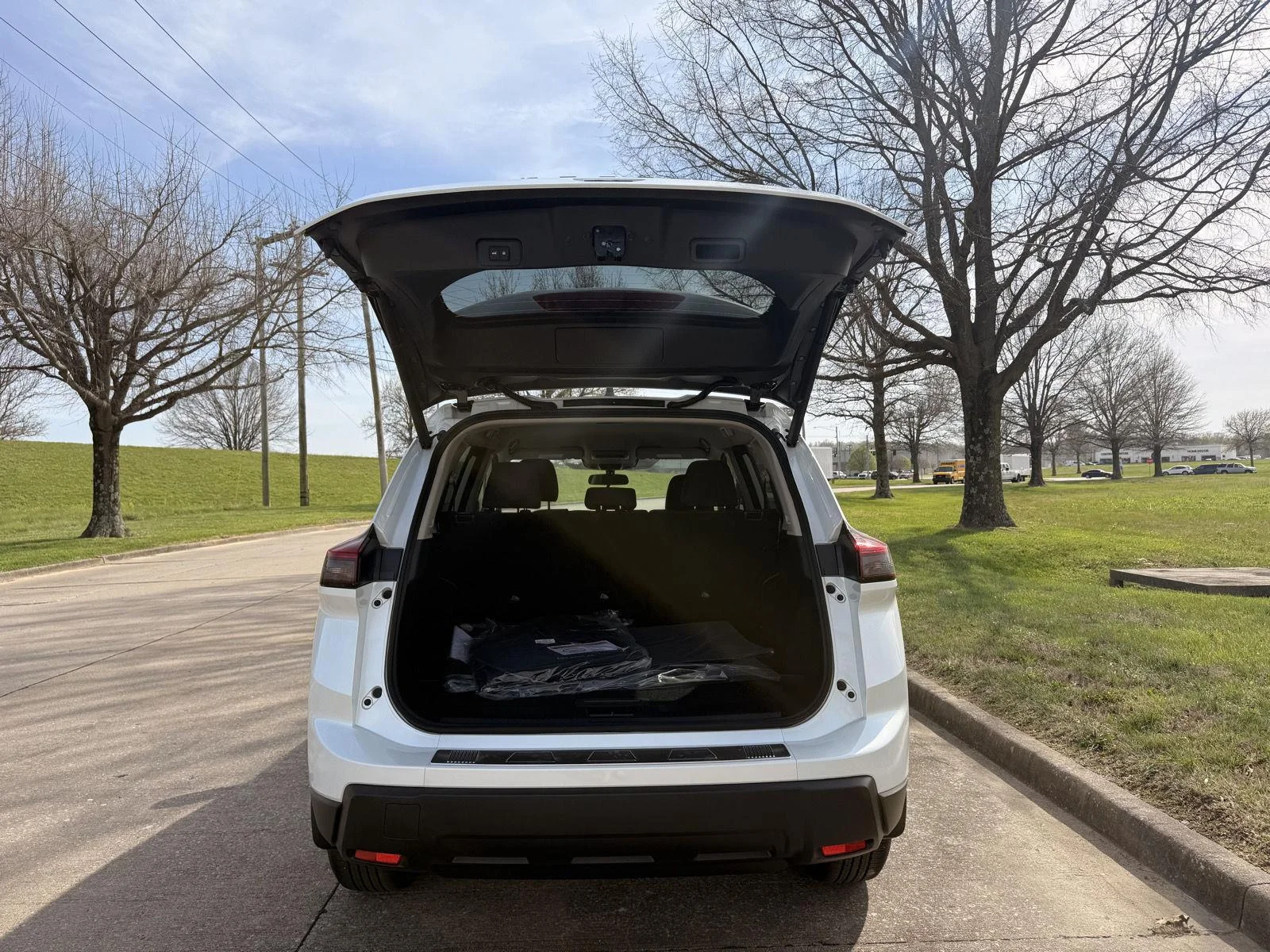 New 2026 Everest White Pearl Tricoat Nissan SV image 23