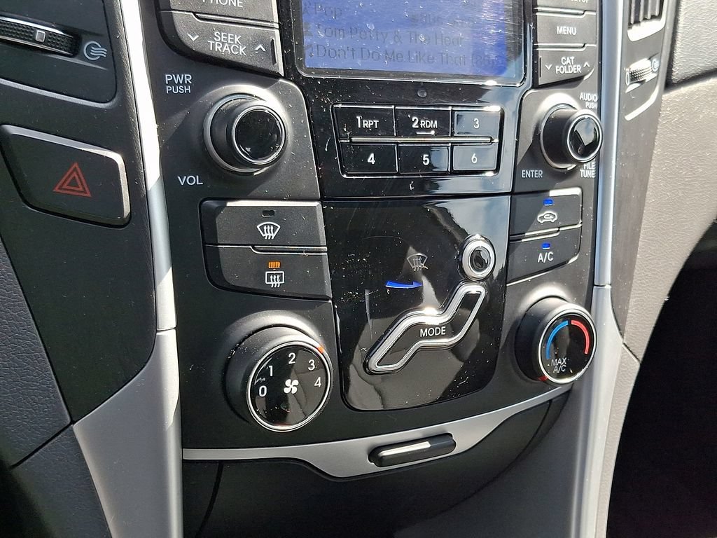 Used 2013 Blue Hyundai GLS image 16