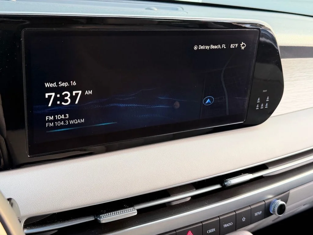 Used 2024 Black Hyundai Calligraphy image 22