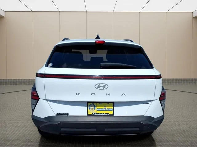 Used 2025 White Hyundai SEL image 10