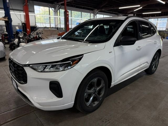 2023 Ford Escape ST-Line AWD's photo