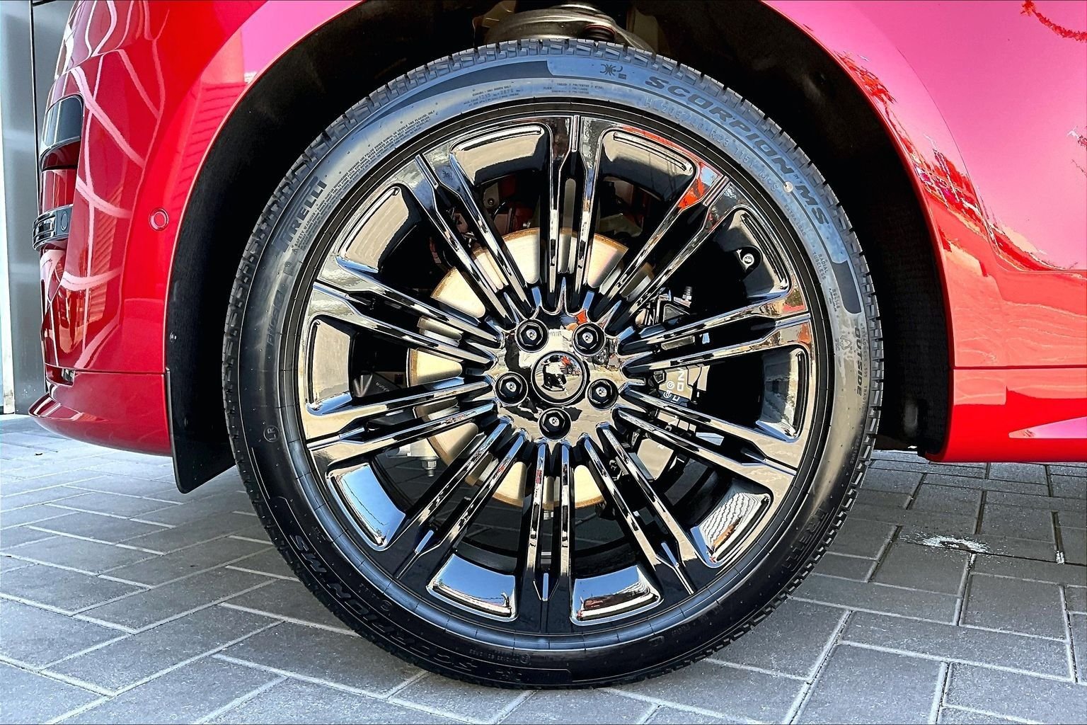 New 2026 Firenze Red Land Rover Dynamic SE image 12