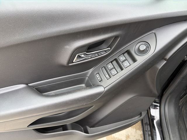 Used 2020 MOSAIC BLACK METALLIC Chevrolet LT image 15
