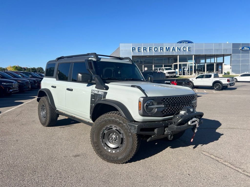 Used 2023 Cactus Gray Ford Everglades image 2