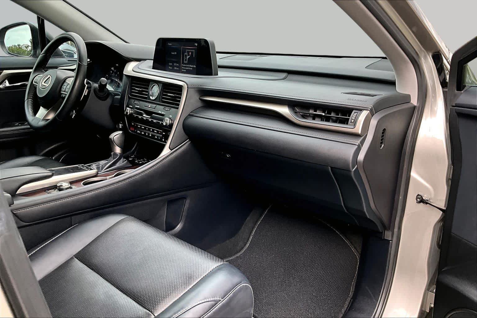 Used 2020 Atomic Silver Lexus  image 19