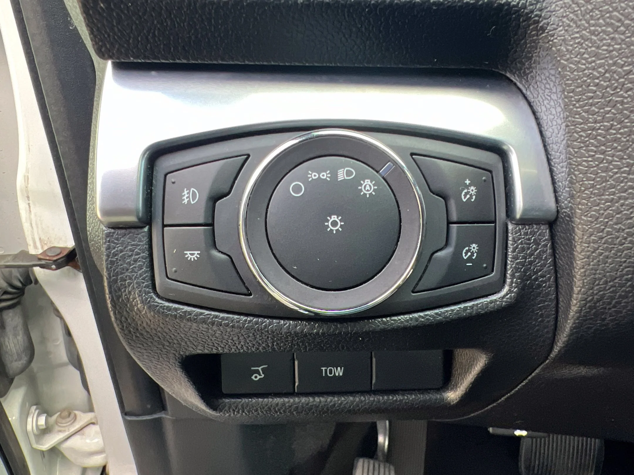 Used 2019 White Ford Sport image 16