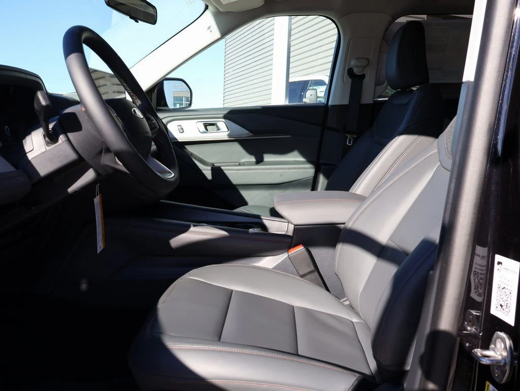 New 2026 Agate Black Metallic Ford Active image 25