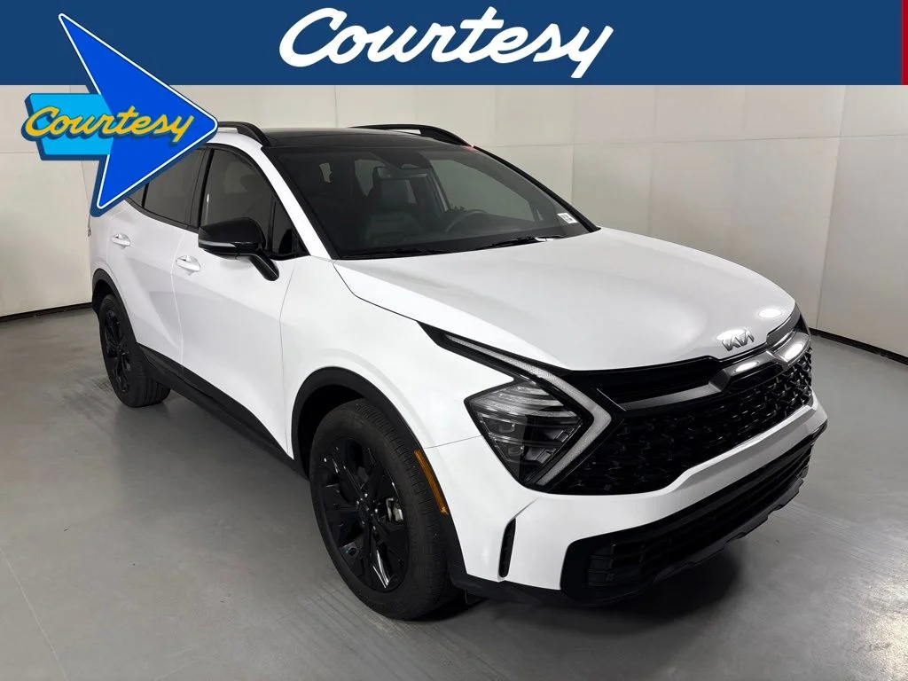 Used 2025 White Kia X-Line image 1