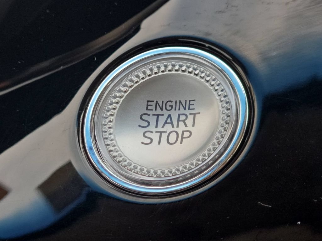 2025 GENESIS G70 Standard - Photo 30