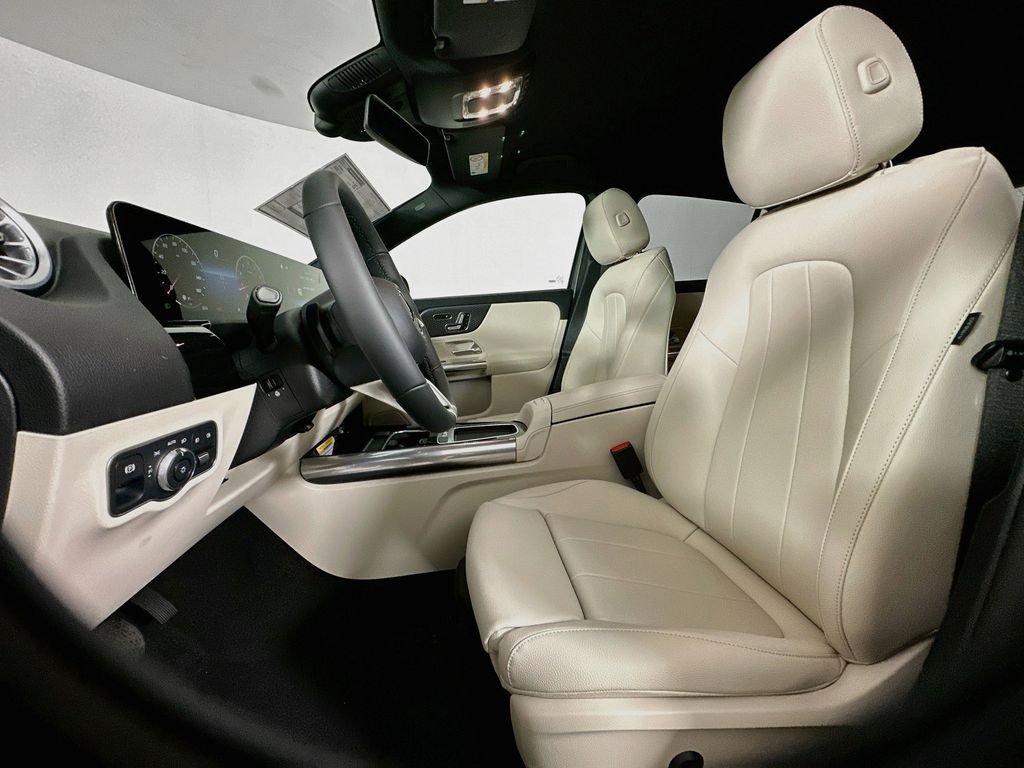 New 2026 Mountain Grey Metallic Mercedes-Benz GLA 250 image 20
