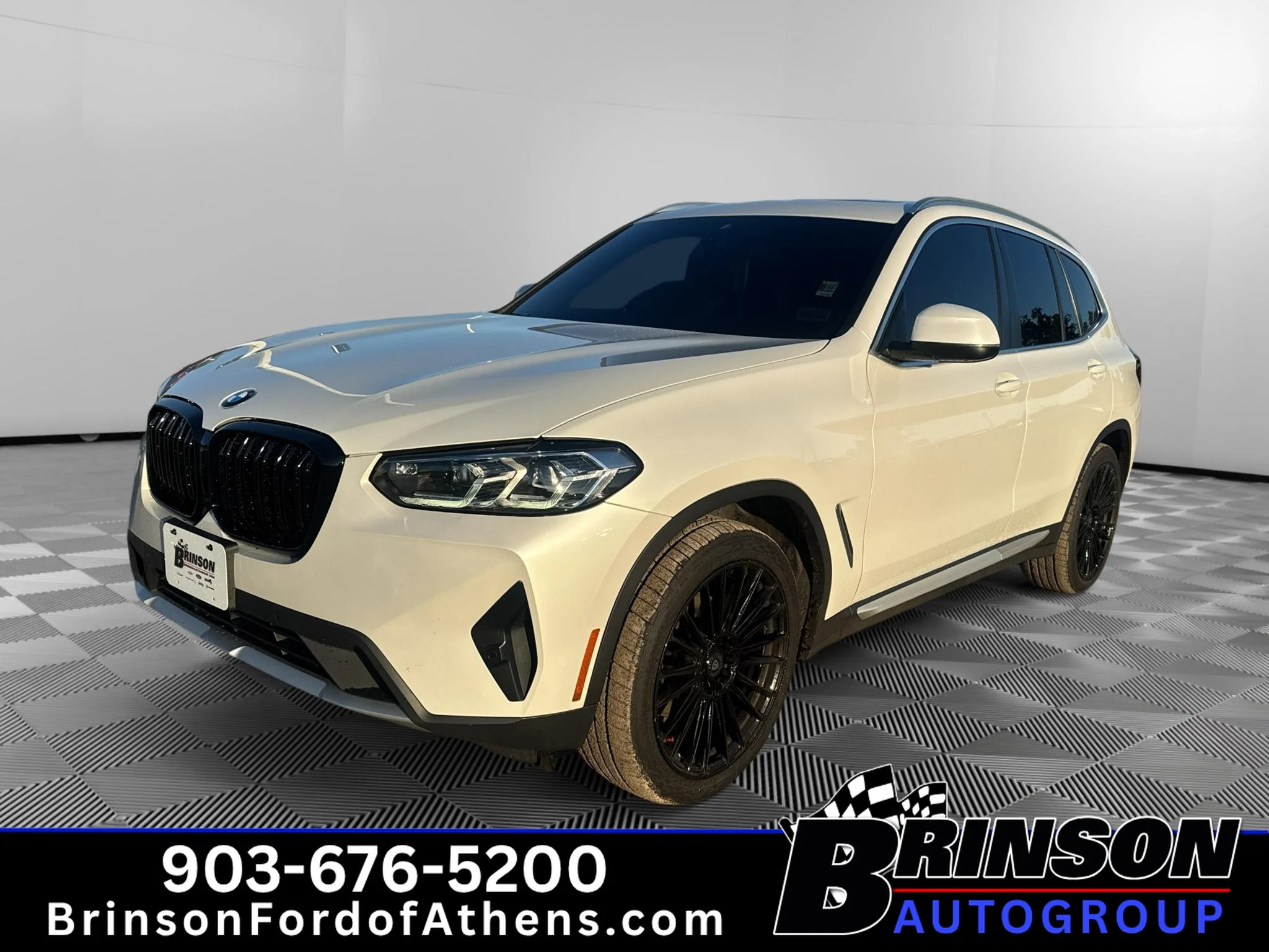 Used 2024 Mineral White Metallic BMW sDrive30i image 1