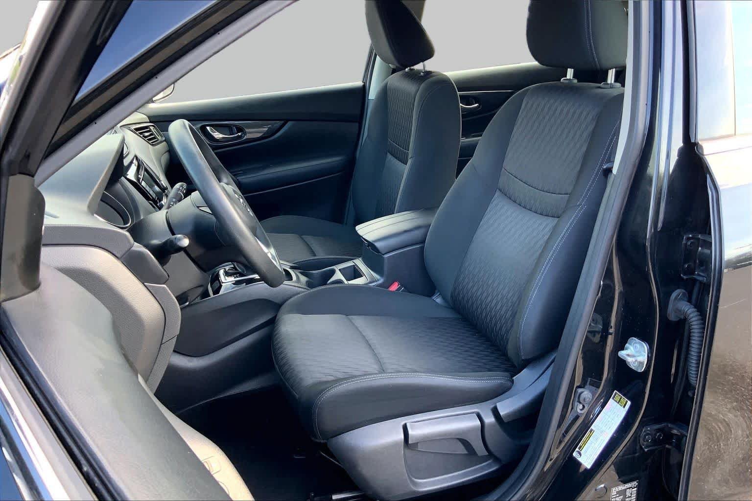Used 2018 Magnetic Black Nissan S image 8