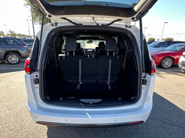 2026 Chrysler Pacifica Limited - Photo 13
