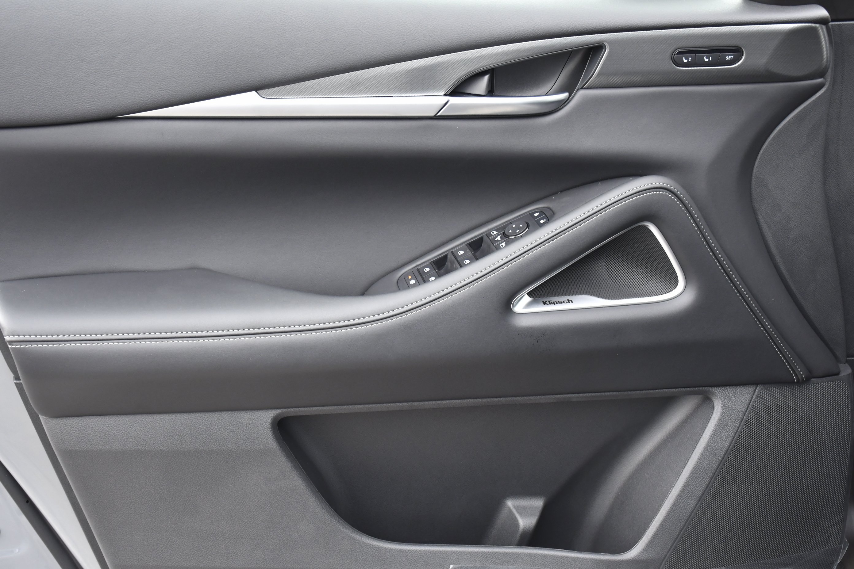 New 2027 HARBOR GRAY INFINITI Luxe FWD image 27