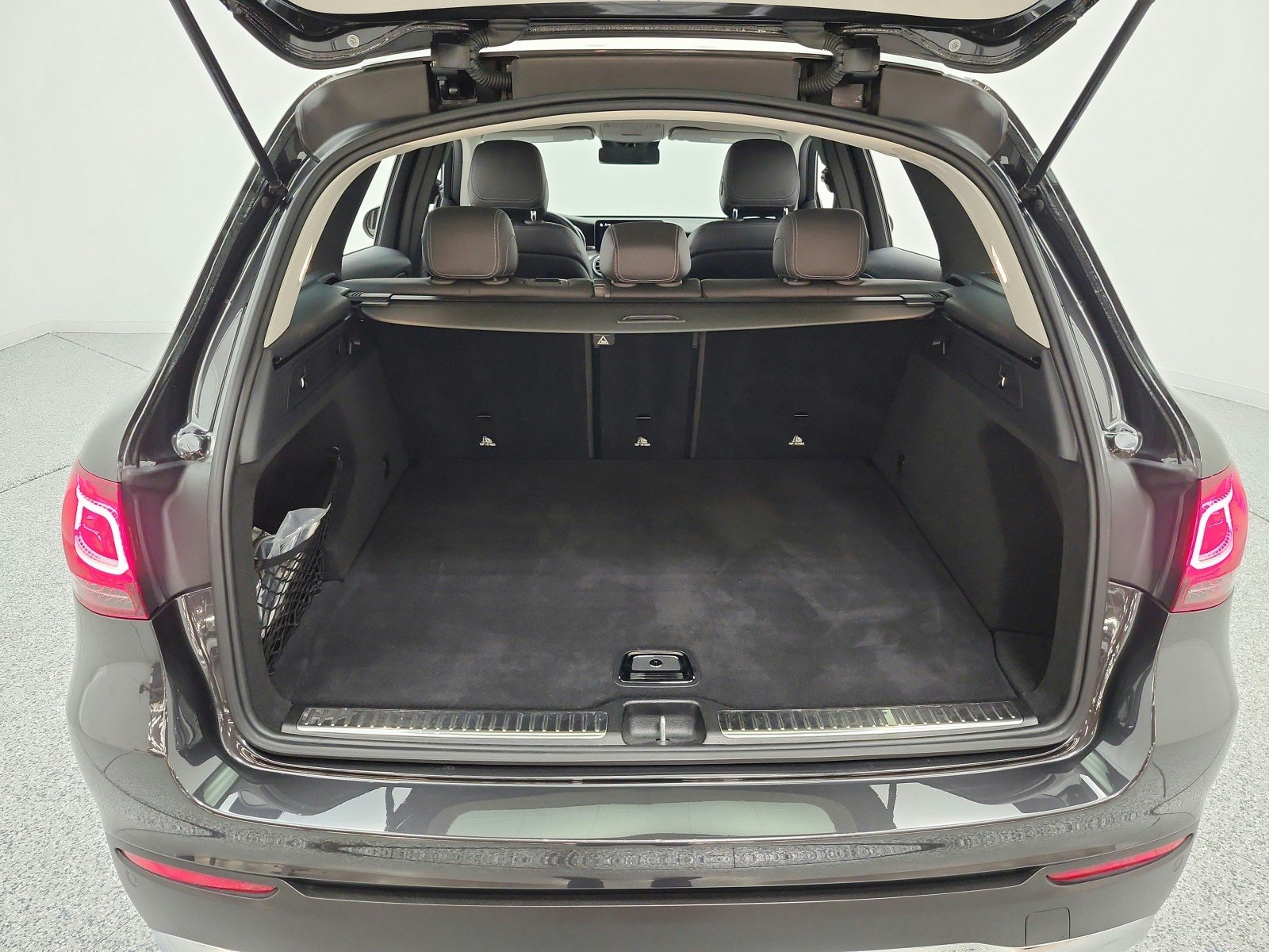 Used 2022 Graphite Grey Metallic Mercedes-Benz GLC 300 SUV image 20