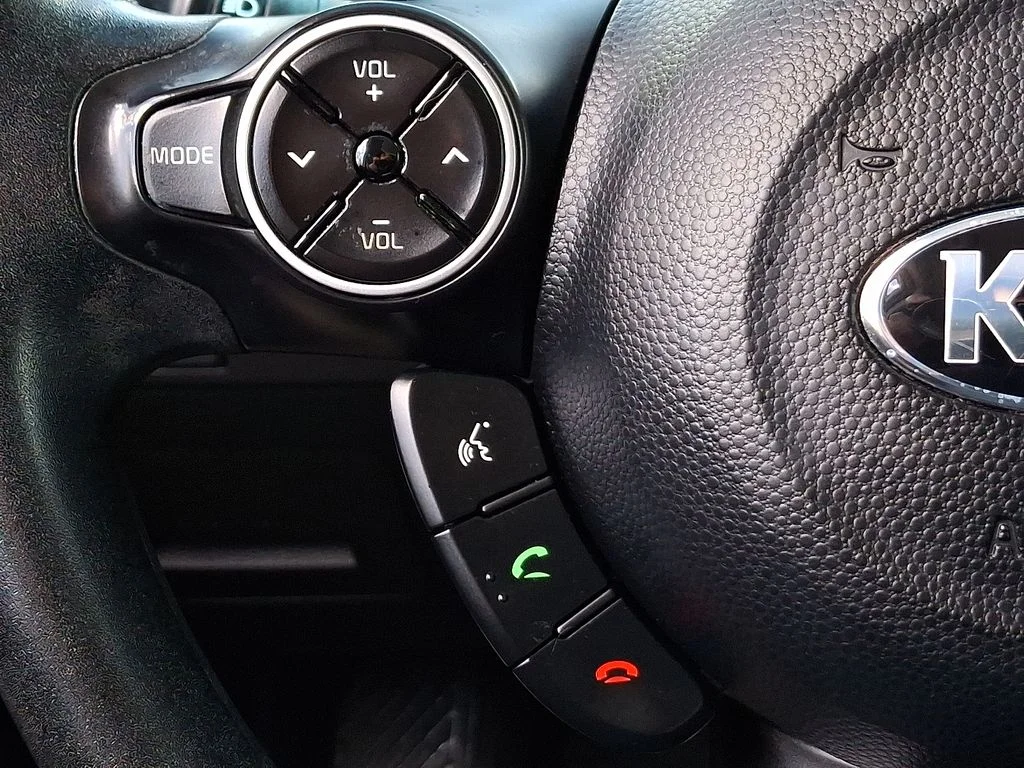 Used 2014 Green Kia Base image 19