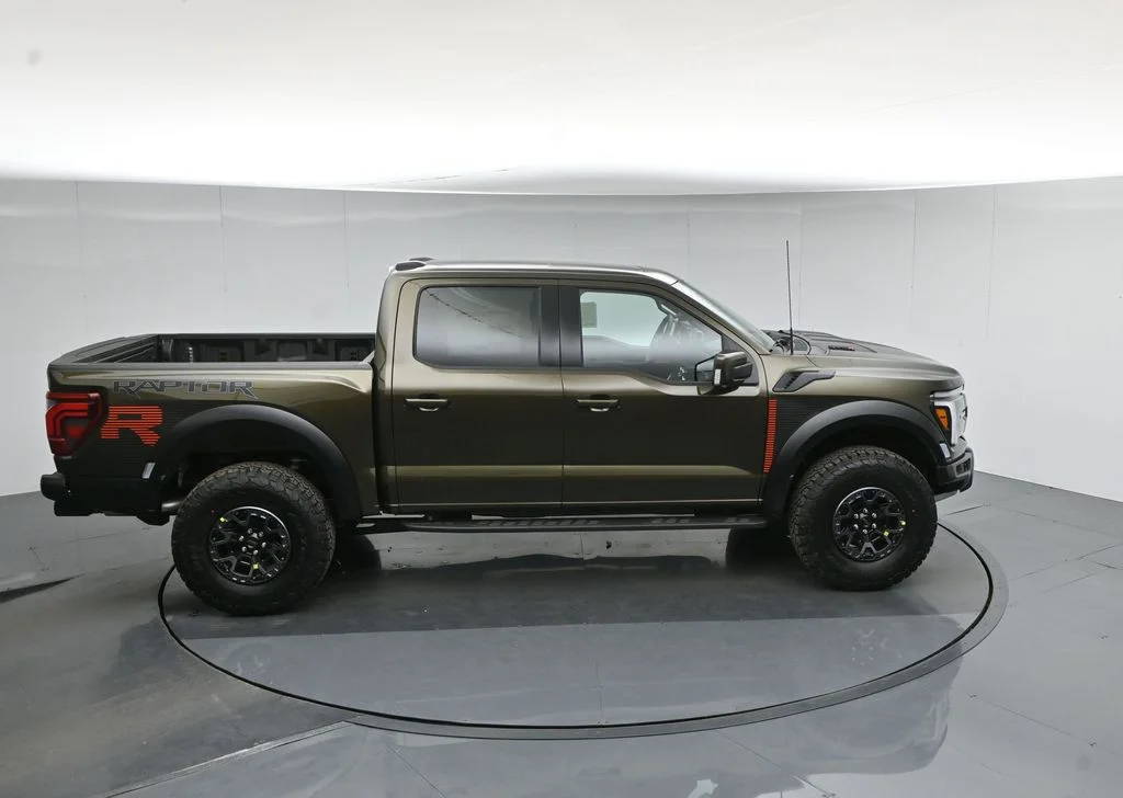 New 2026 Shelter Green Ford Raptor image 42