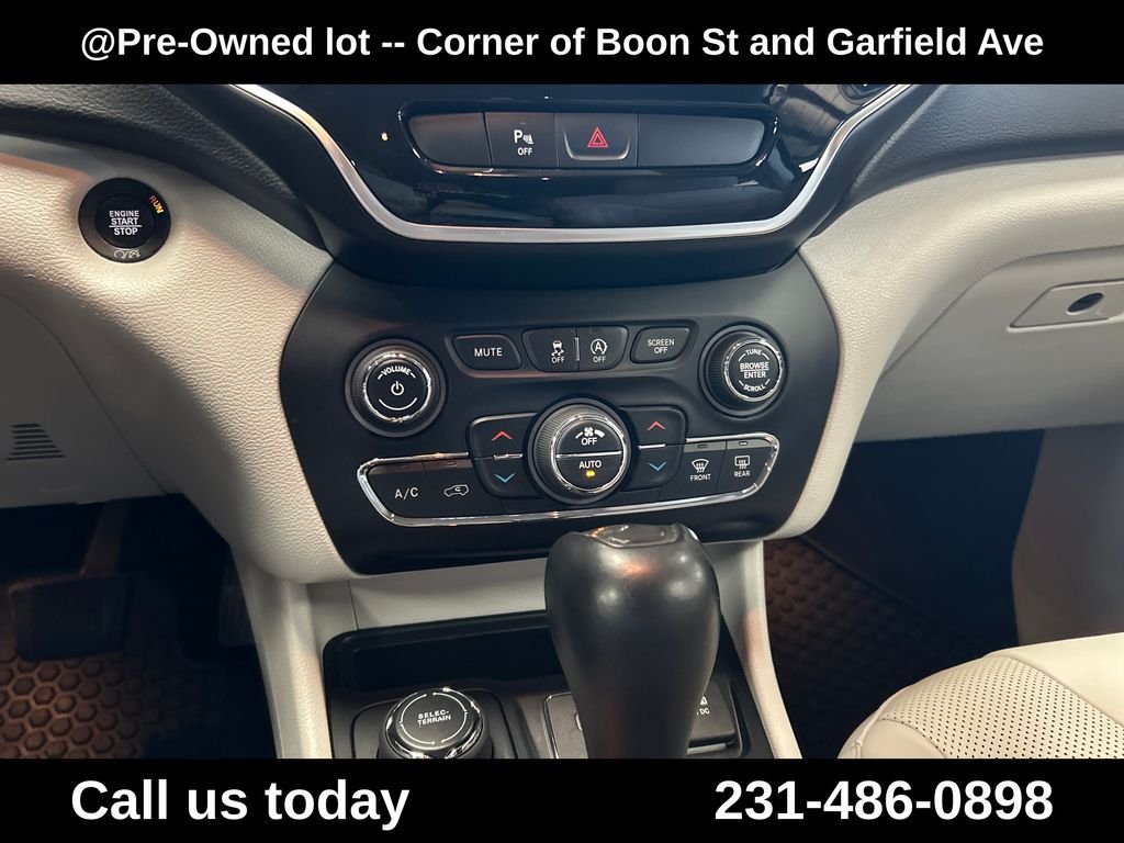 Used 2019 White Jeep Limited image 19