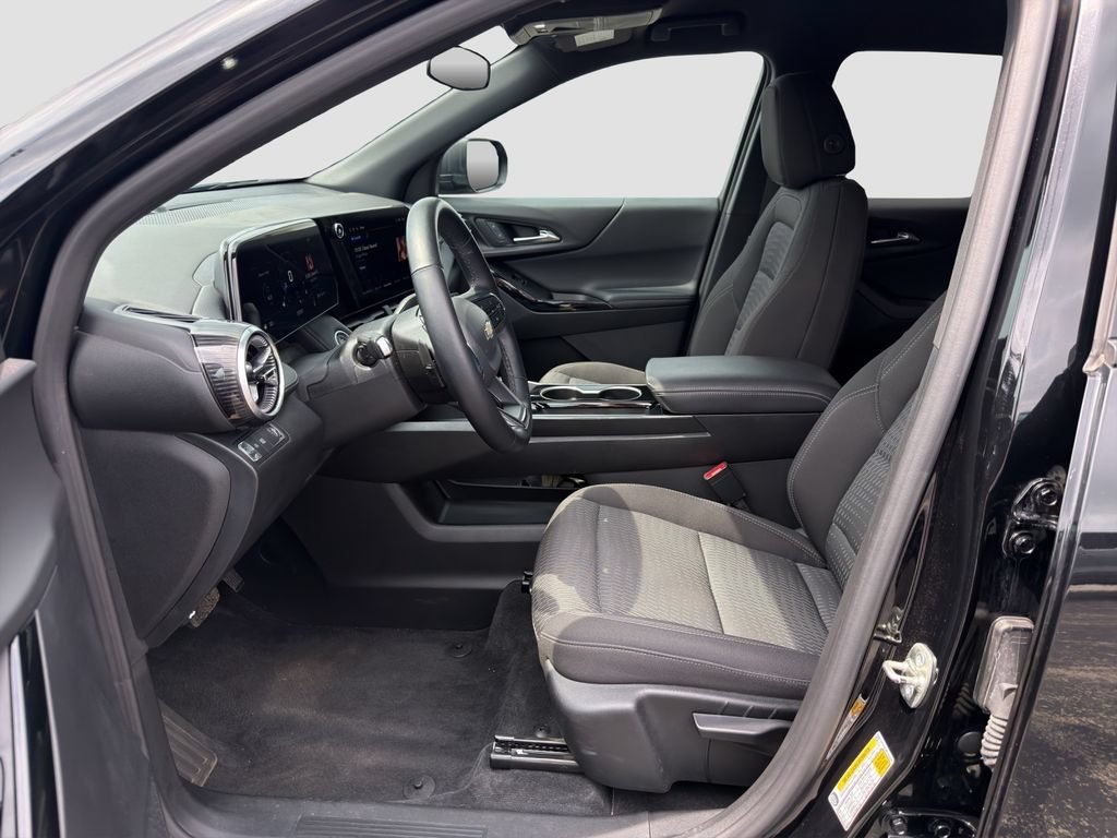 Used 2025 Mosaic Black Metallic Chevrolet LT image 9