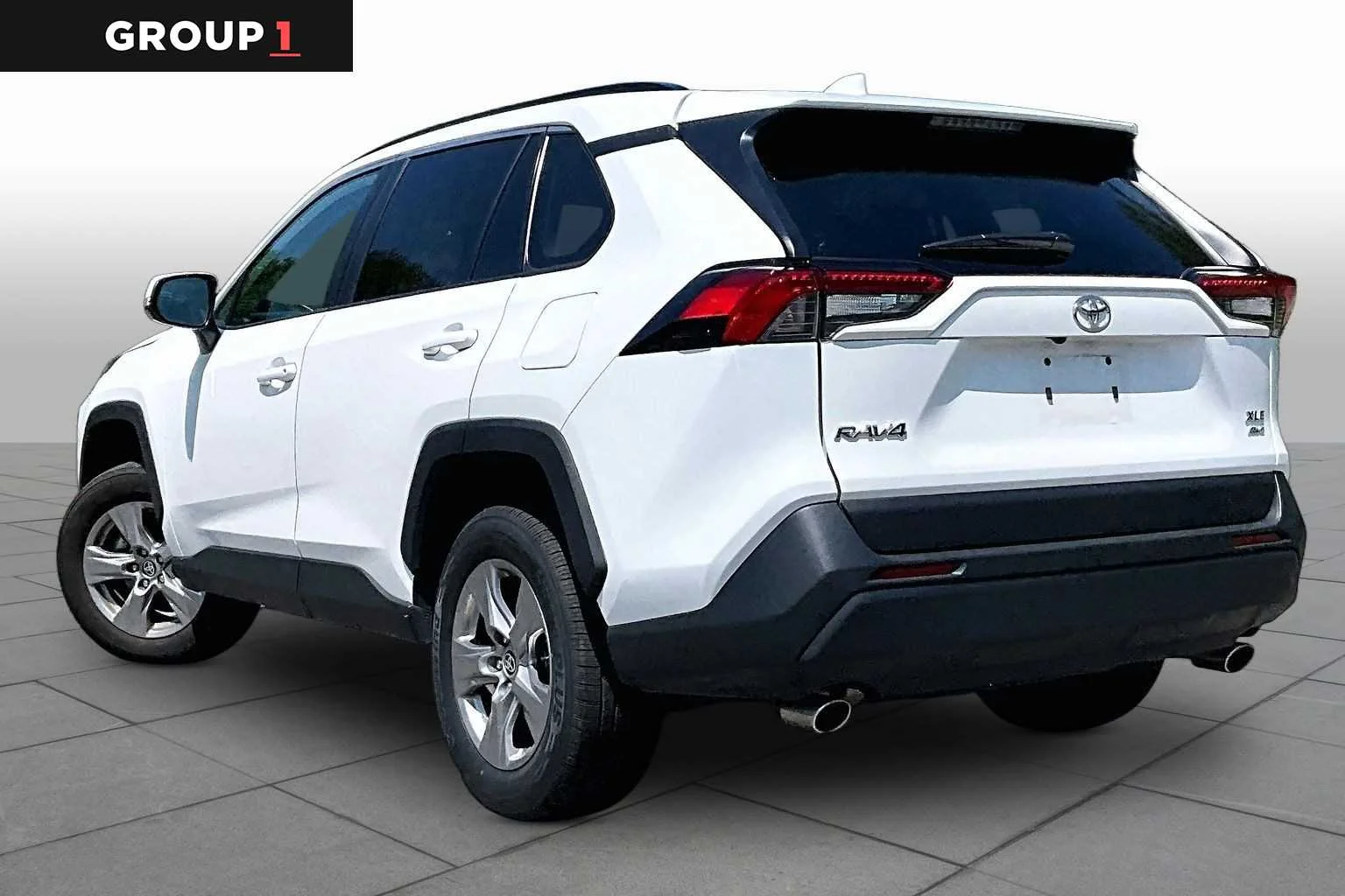 Used 2025 Ice Cap Toyota XLE image 12