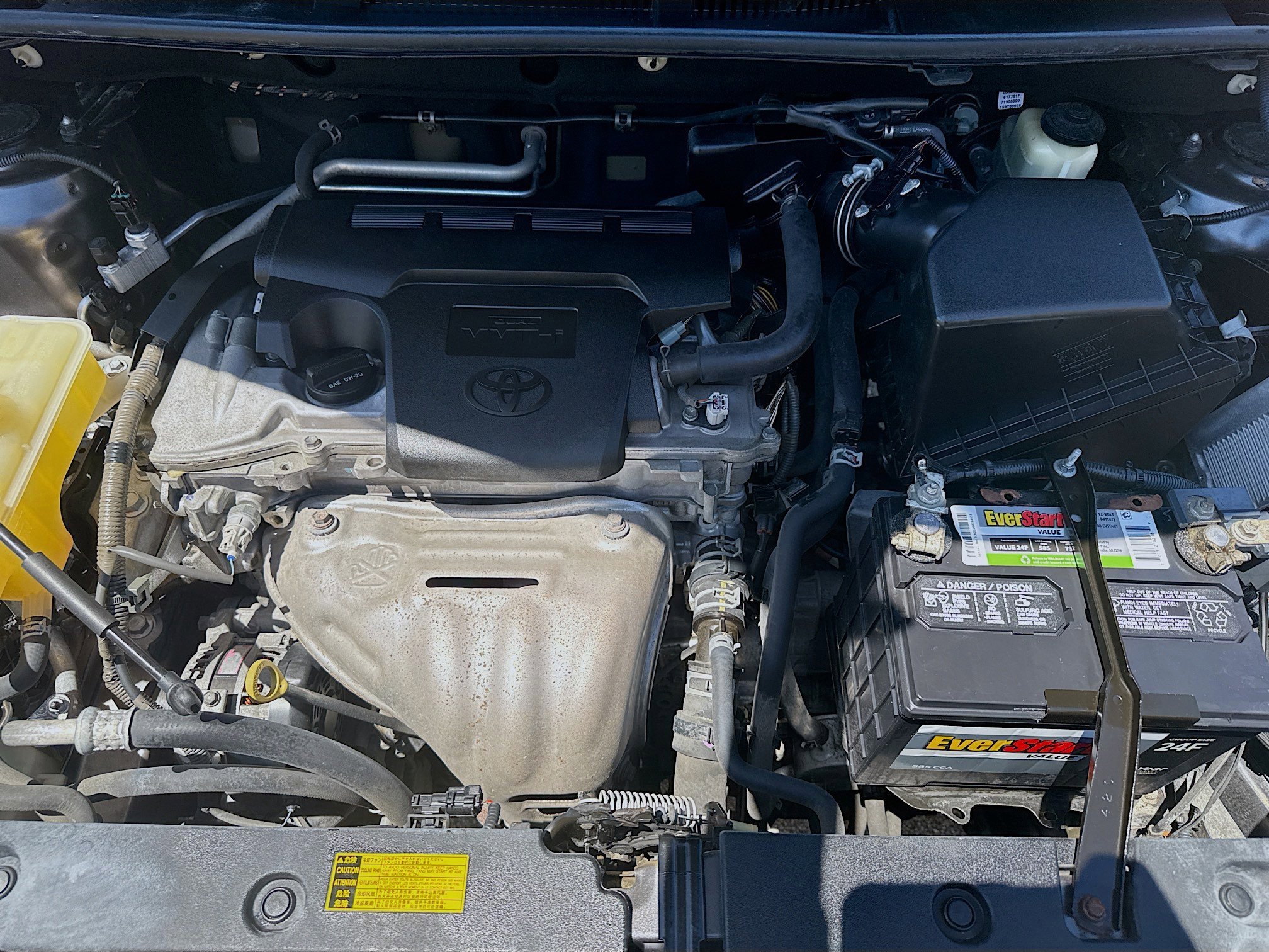 Used 2015 Magnetic Gray Metallic Toyota LE image 34