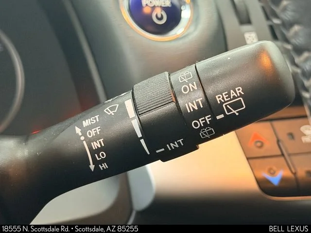 Used 2013  Lexus 200h image 26