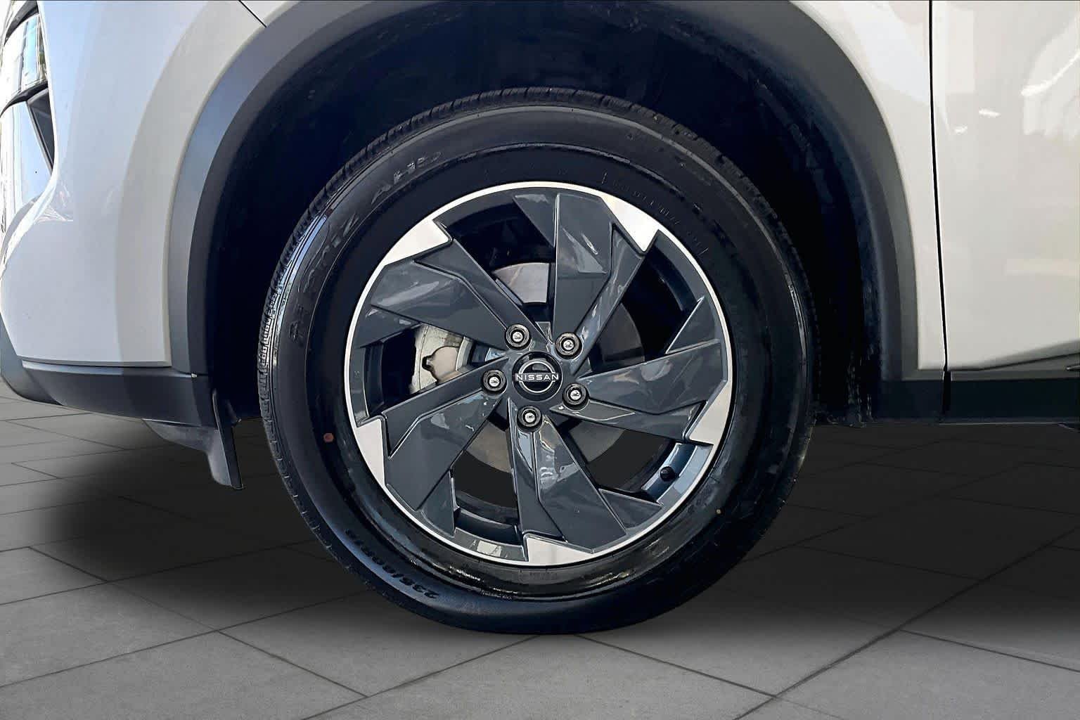 Used 2025 Brilliant Silver Metallic Nissan SV image 11