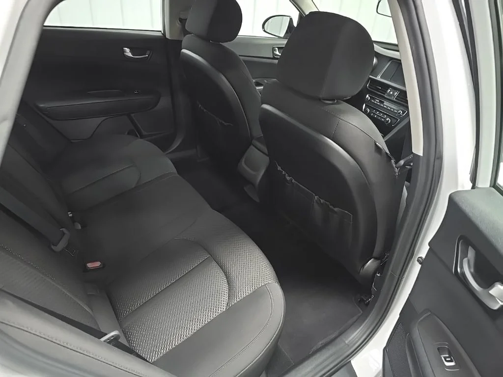 Used 2018 White Kia LX image 17