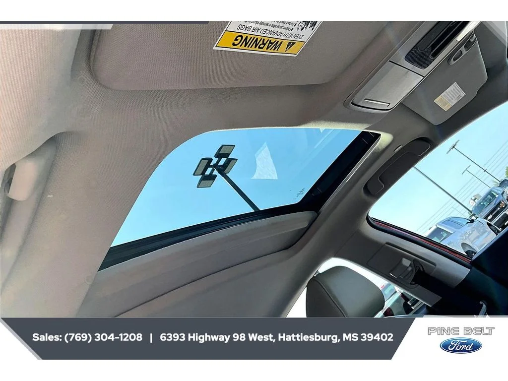 Used 2025 Red Honda Touring image 16