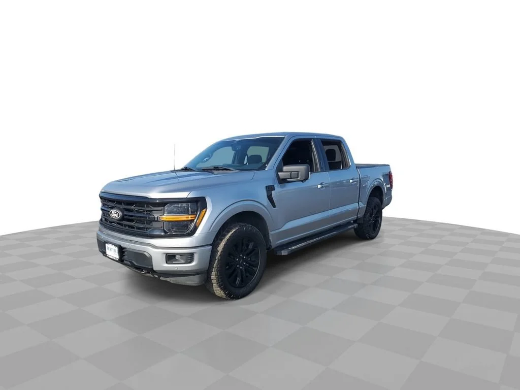 Used 2024 Silver Ford XLT image 4