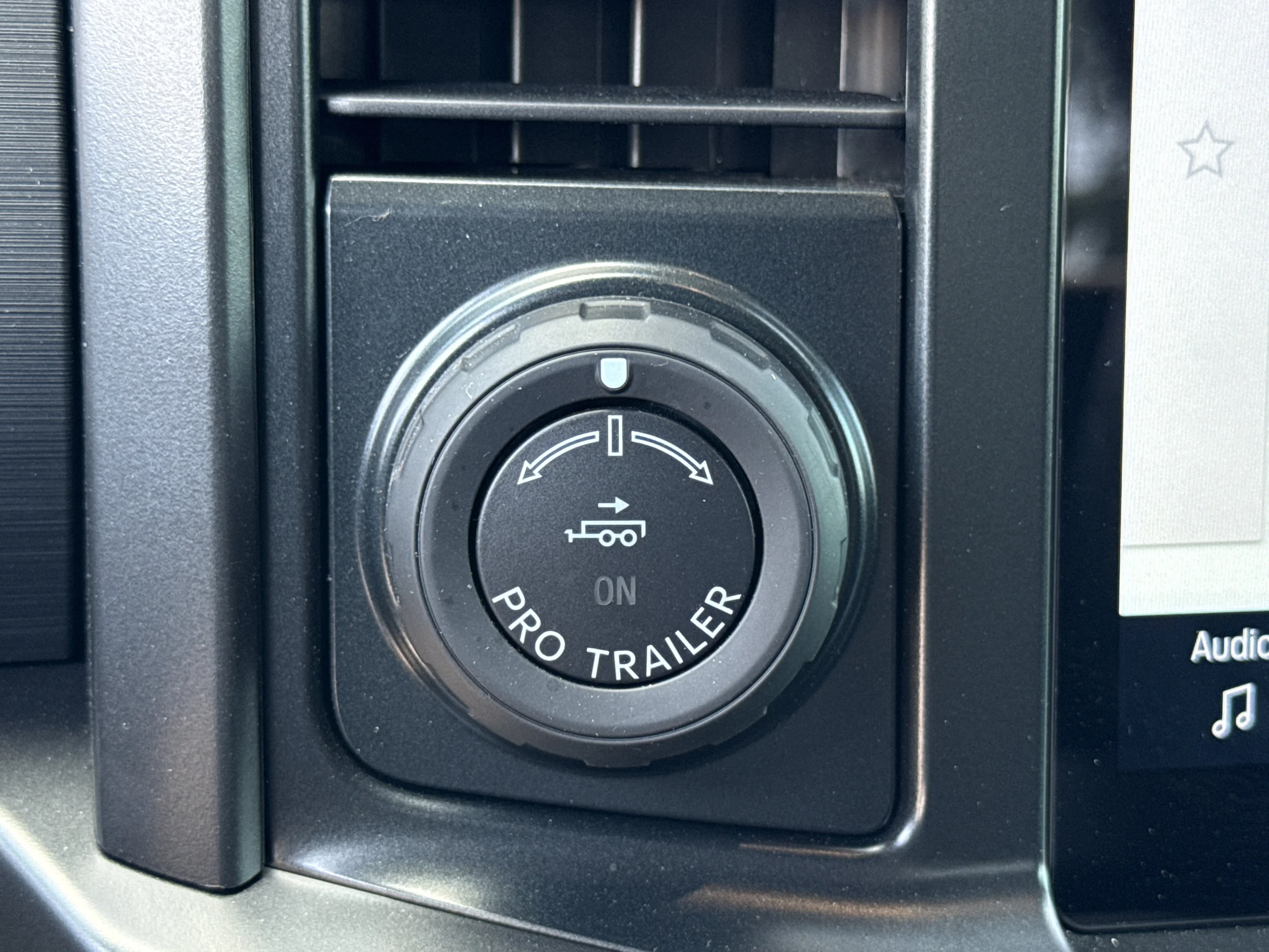 Used 2025 Carbonized Gray Metallic Ford Tremor image 35
