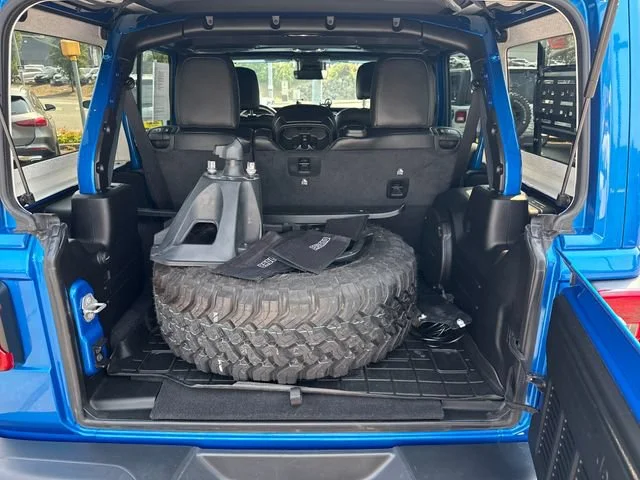 Used 2021 Hydro Blue Pearl Coat Jeep Unlimited Rubicon 392 image 12