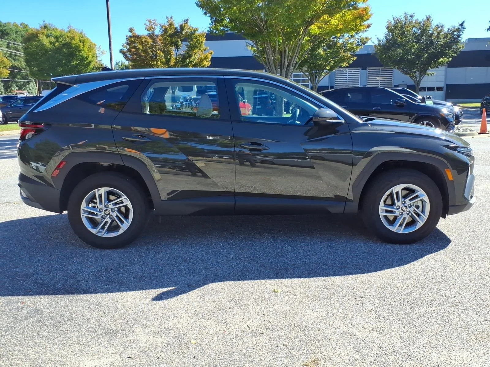 Certified Used 2025 Rockwood Green Hyundai SE image 7
