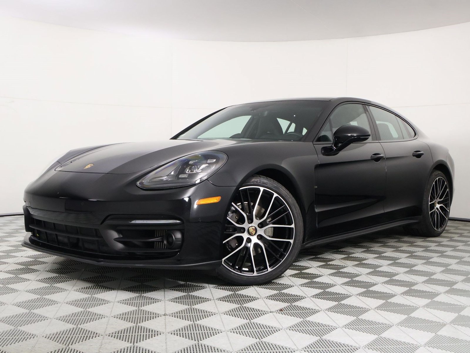 2023 Porsche Panamera