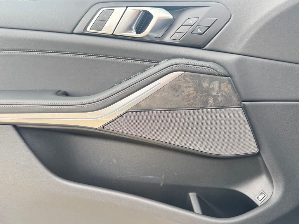 2026 BMW X5 50e - Photo 15
