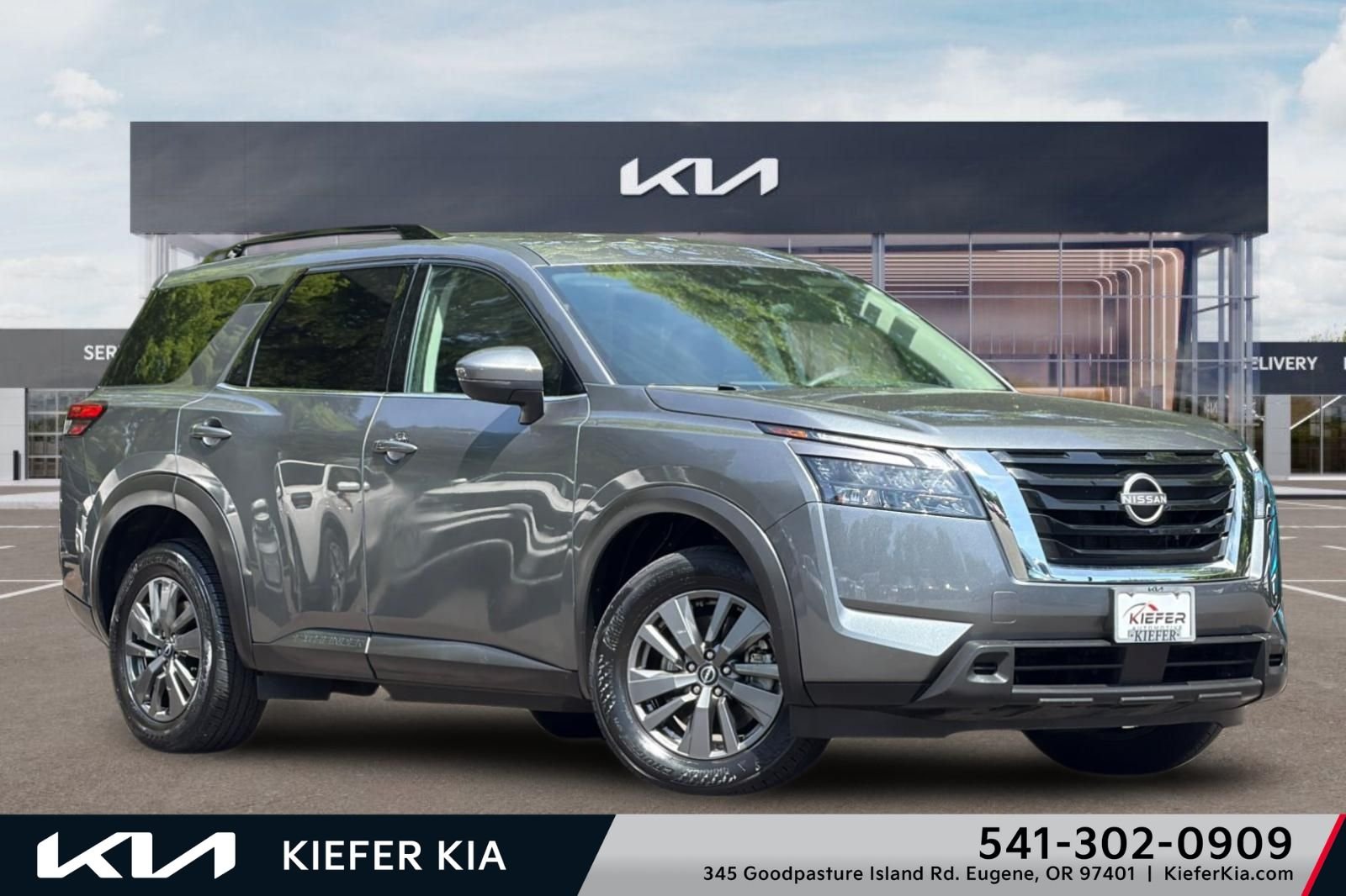 2025 Nissan Pathfinder SV 4WD's photo