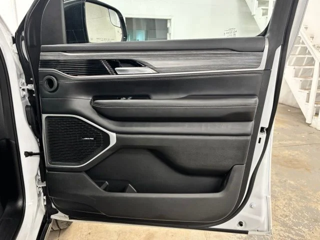 Used 2024 White Jeep Series II image 22