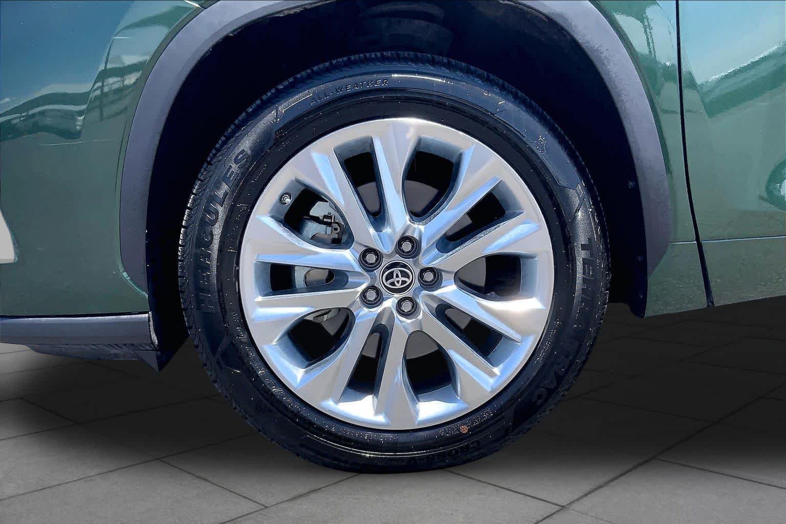 Used 2023 Cypress Toyota Limited image 11