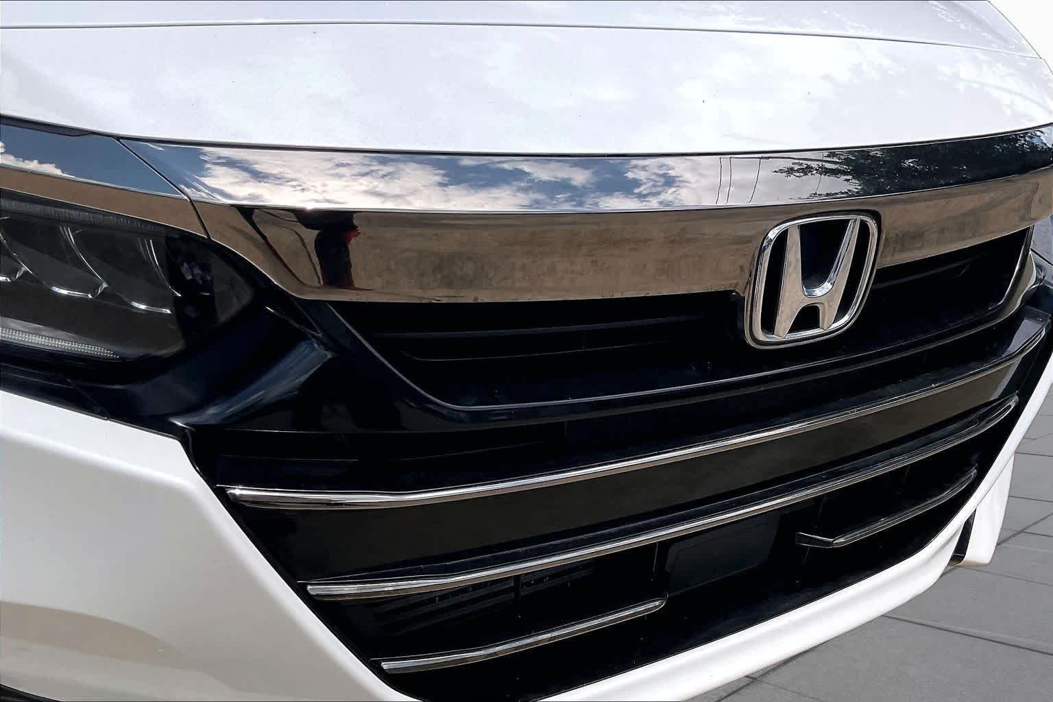Used 2022 Platinum White Pearl Honda Sport image 29