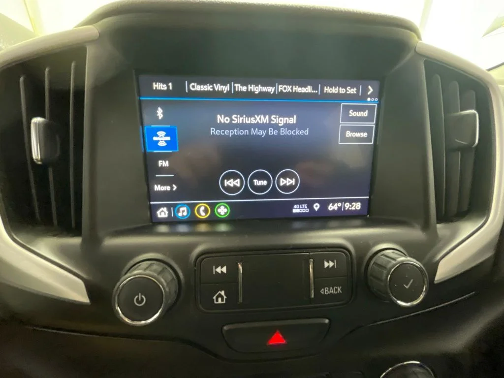 Used 2020 White GMC SLT image 22