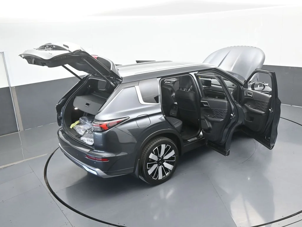 New 2026 Gray Mitsubishi SEL image 68