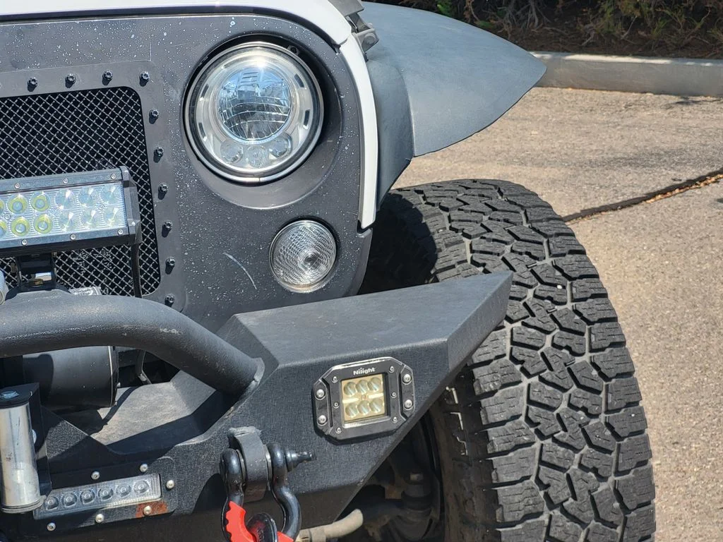 Used 2017 Bright White Clearcoat Jeep Unlimited Rubicon image 7