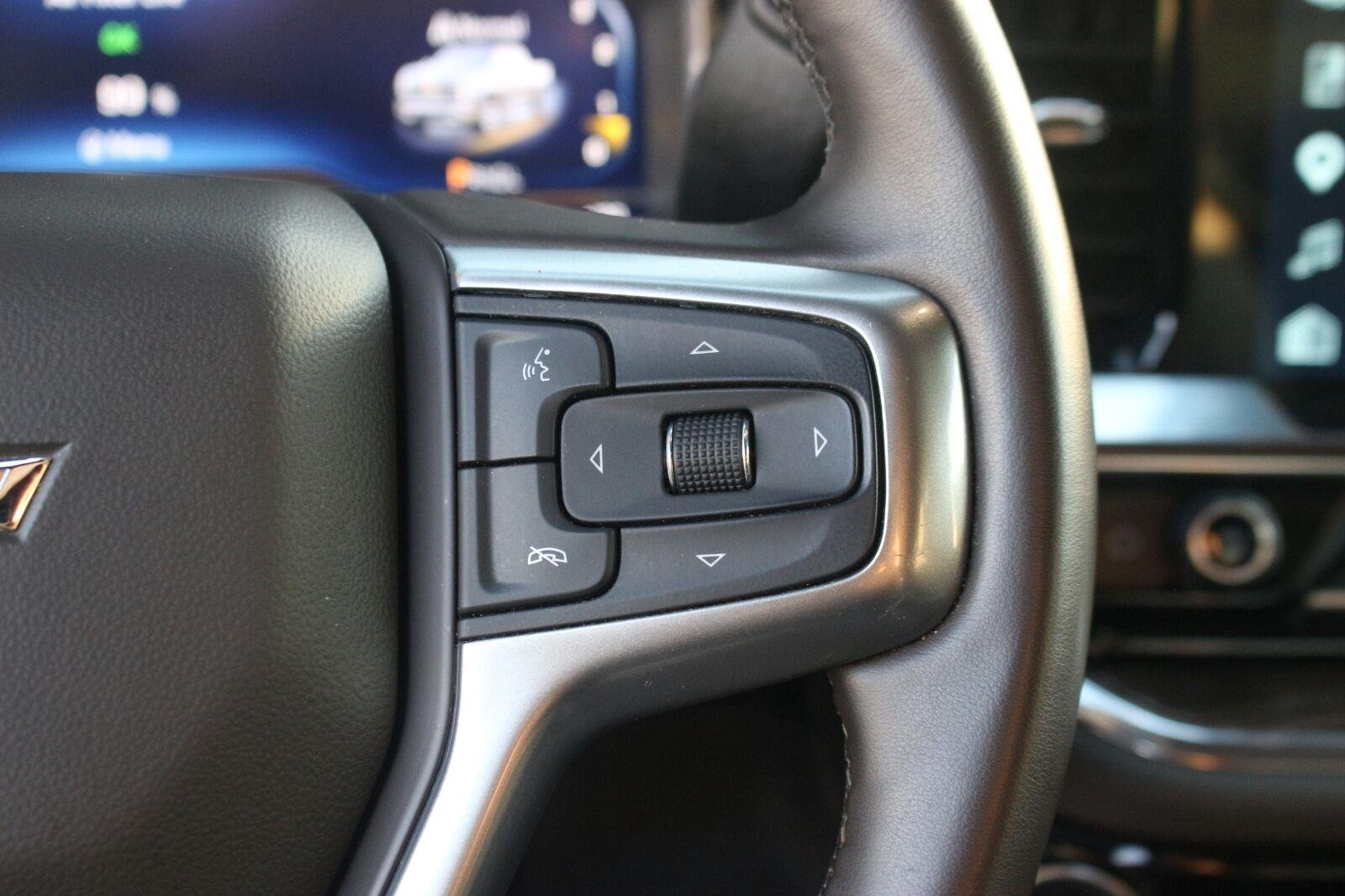 Used 2025 Cypress Gray Chevrolet LT image 20