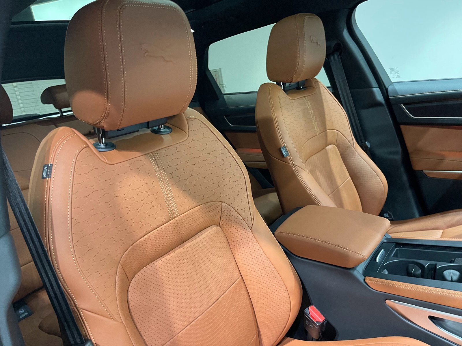 2026 Jaguar F-Pace R-Dynamic S - Photo 25