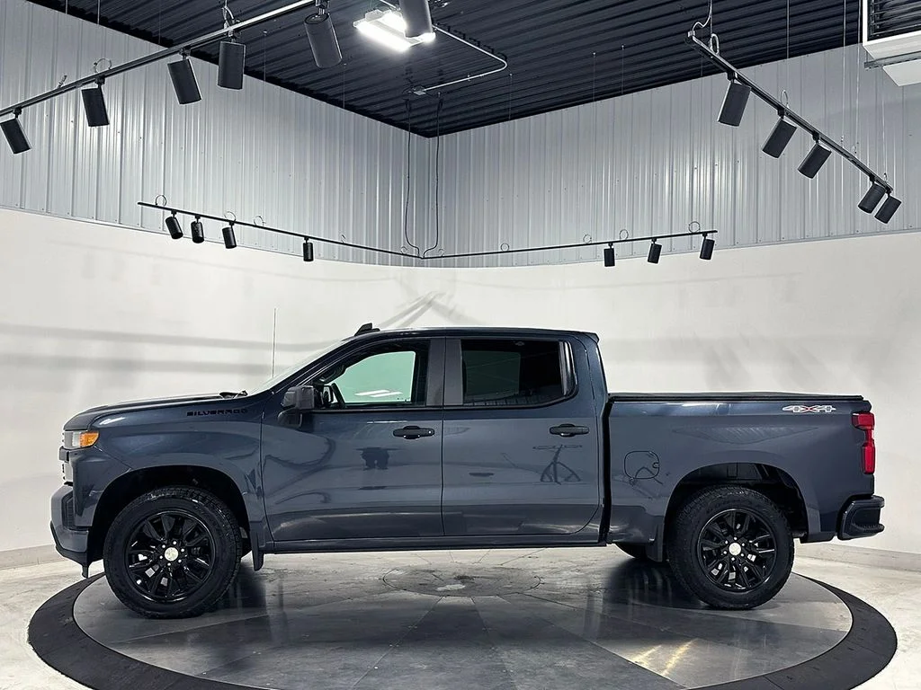 Used 2020 Gray Chevrolet Custom image 14