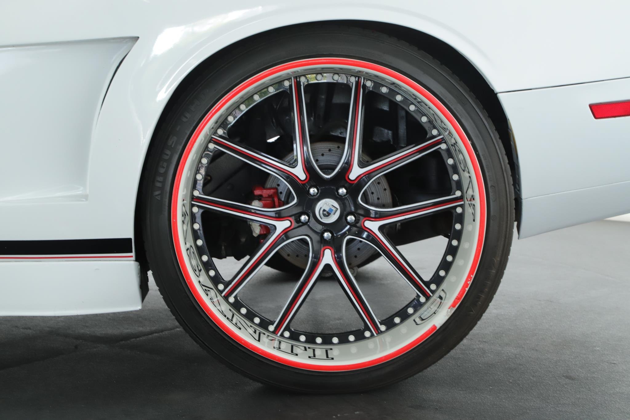 2010 Dodge Challenger R/T - Photo 15