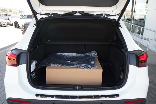 New 2026 Polar White Mercedes-Benz GLA 250 image 8