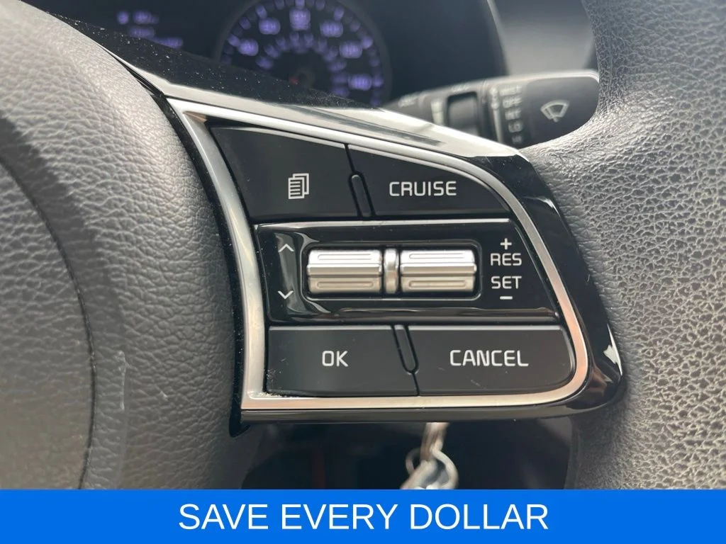 Used 2020 Red Kia LXS image 19
